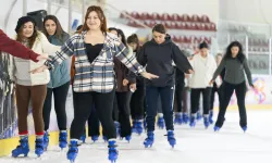 Büyükşehir Kültürpark ve Bostanlı'da buz pisti kuruyor
