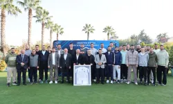 Gebze'de Başkan Büyükgöz'den voleybol takımına moral ziyareti